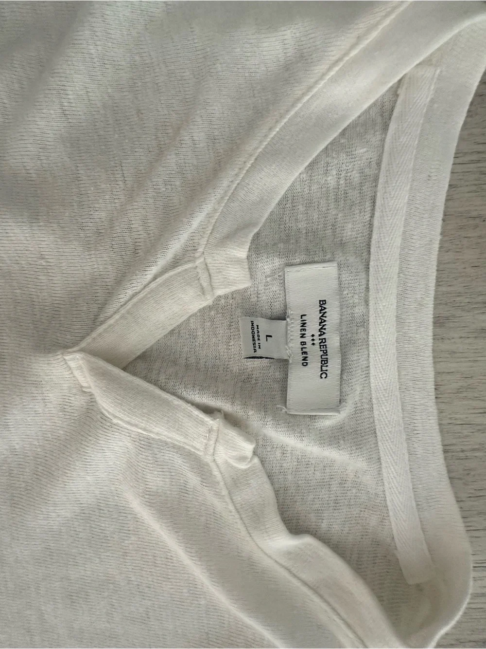 Banana Republic Men's Cream V-Neck Short-Sleeve Knit Sweater